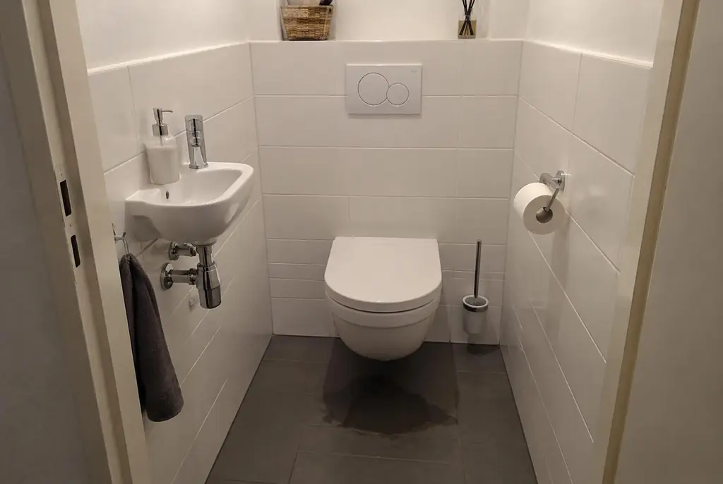 Lekdetectie Linschoten – natte vloer bij een toilet